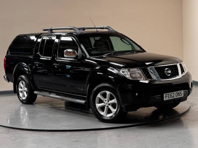 Nissan Navara 2.5 dCi Tekna 4WD Euro 5 4dr Pickup Diesel Black