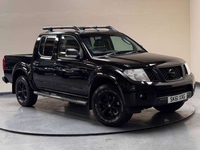 Nissan Navara 2.5 dCi Tekna 4WD Euro 4 4dr Pickup Diesel Black