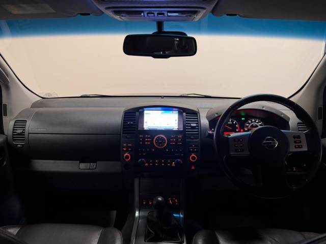 2011 Nissan Navara 2.5 dCi Tekna 4WD Euro 4 4dr