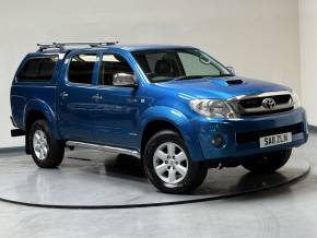 TOYOTA HILUX 2011 (11) at SELECT CARS & COMMERCIALS Luton