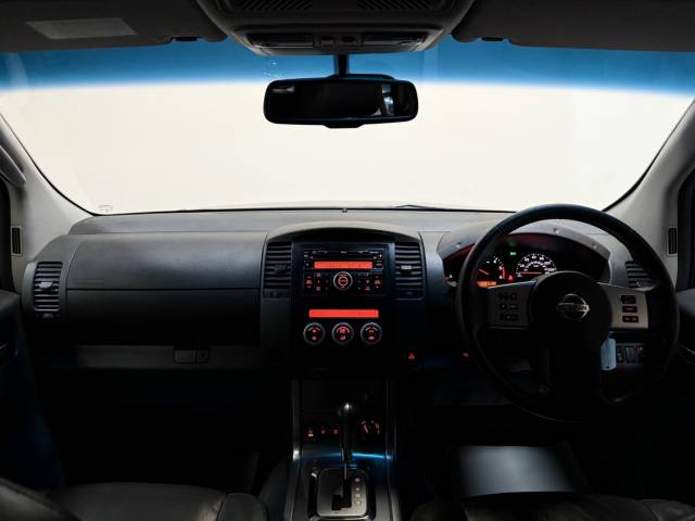 2010 Nissan Navara 2.5 dCi Tekna Auto 4WD Euro 4 4dr