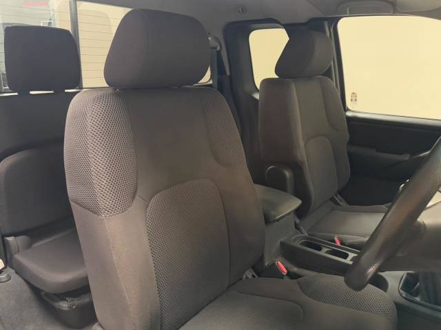 2008 Nissan Navara 2.5 dCi Outlaw King Cab Pickup 4dr