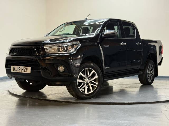 2019 Toyota Hilux 2.4 D-4D Invincible 4WD Euro 6 (s/s) 4dr (TSS)