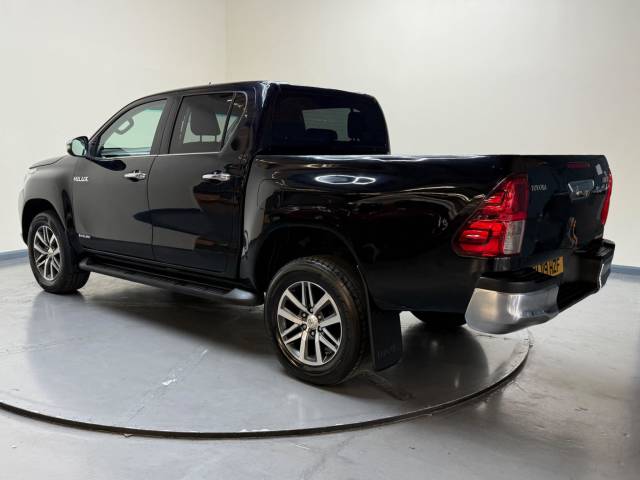 2019 Toyota Hilux 2.4 D-4D Invincible 4WD Euro 6 (s/s) 4dr (TSS)