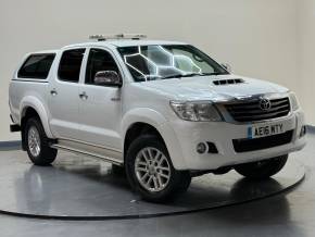 TOYOTA HILUX 2016 (16) at SELECT CARS & COMMERCIALS Luton