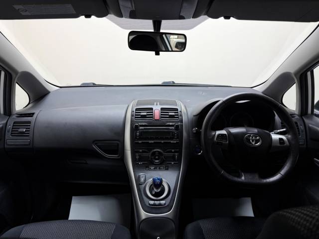 2011 Toyota Auris 1.8 VVT-h T4 CVT Euro 5 (s/s) 5dr