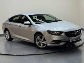 VAUXHALL INSIGNIA 2019 (69) at SELECT CARS & COMMERCIALS Luton