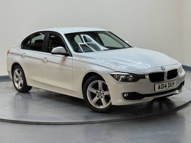 BMW 3 Series 2.0 318d SE Euro 5 (s/s) 4dr Saloon Diesel White
