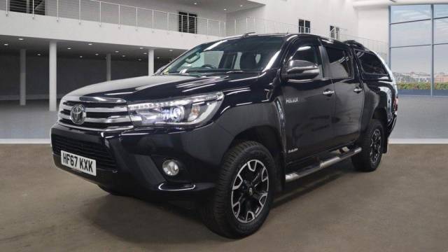 Toyota Hilux 2.4 D-4D Invincible X Auto 4WD Euro 6 4dr (TSS, 3.5t) Pickup Diesel Black