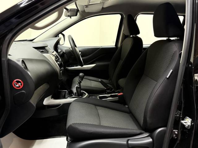 2019 Nissan Navara 2.3 dCi Acenta 4WD Euro 6 (s/s) 4dr