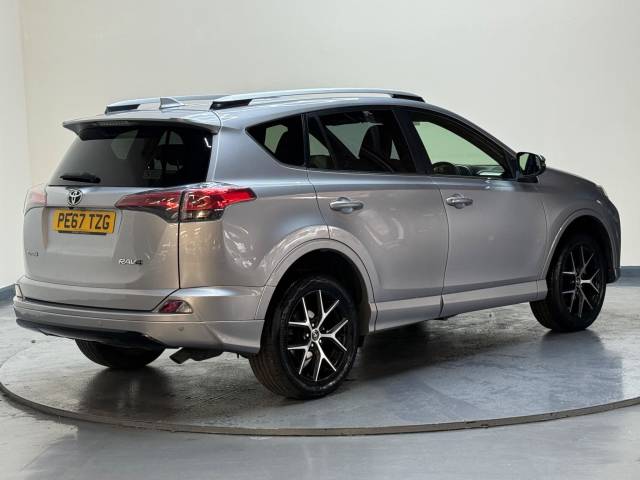 2017 Toyota Rav4 2.0 D-4D Icon Euro 6 (s/s) 5dr (Safety Sense, Nav)