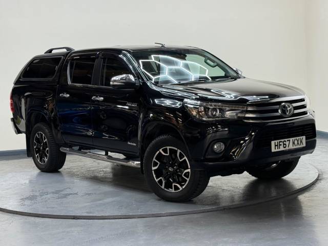 Toyota Hilux 2.4 D-4D Invincible X Auto 4WD Euro 6 4dr (TSS, 3.5t) Pickup Diesel Black