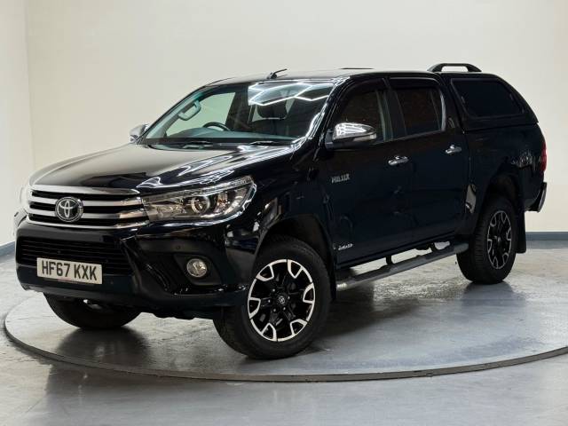 2017 Toyota Hilux 2.4 D-4D Invincible X Auto 4WD Euro 6 4dr (TSS, 3.5t)