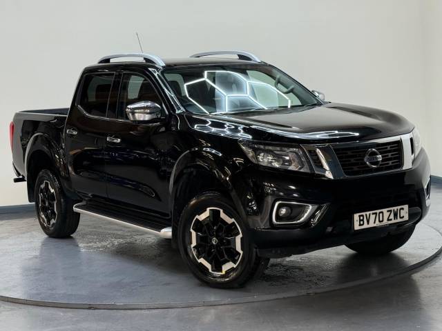 Nissan Navara 2.3 dCi Tekna 4WD Euro 6 (s/s) 4dr Pickup Diesel Black