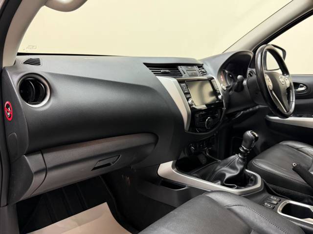 2021 Nissan Navara 2.3 dCi Tekna 4WD Euro 6 (s/s) 4dr