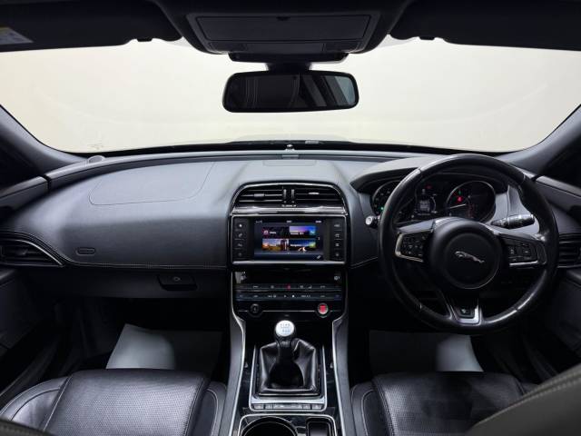 2018 Jaguar XE 2.0d R-Sport Euro 6 (s/s) 4dr