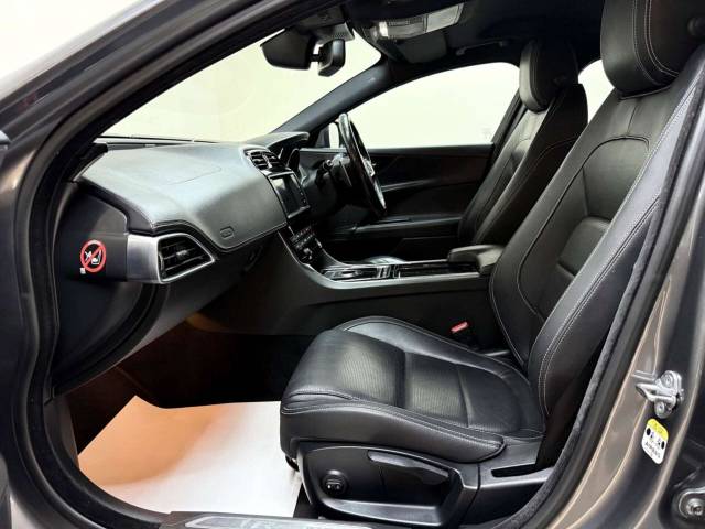 2018 Jaguar XE 2.0i R-Sport Auto Euro 6 (s/s) 4dr