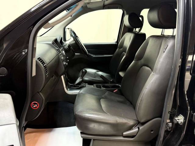 2015 Nissan Navara 2.5 dCi Salomon 4WD Euro 5 4dr