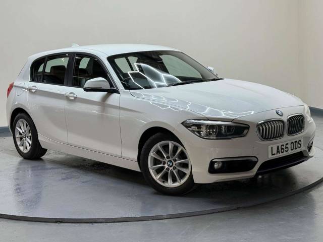 BMW 1 Series 1.6 118i Sport Auto Euro 5 (s/s) 5dr Hatchback Petrol White
