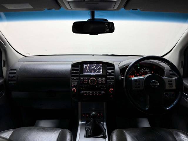 2015 Nissan Navara 2.5 dCi Tekna 4WD Euro 5 4dr