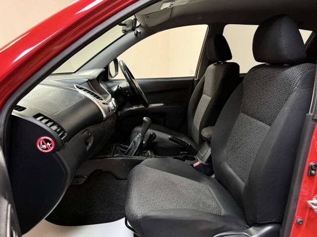 2015 Mitsubishi L200 2.5 DI-D Challenger 4WD Euro 5 4dr (LB)