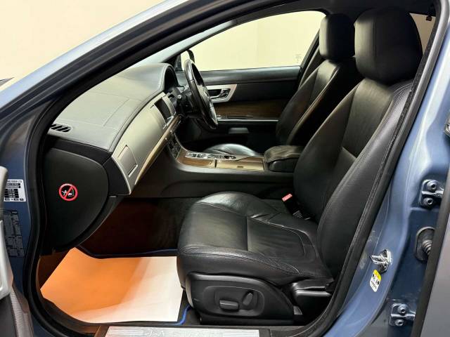 2013 Jaguar XF 2.2d Luxury Auto Euro 5 (s/s) 4dr