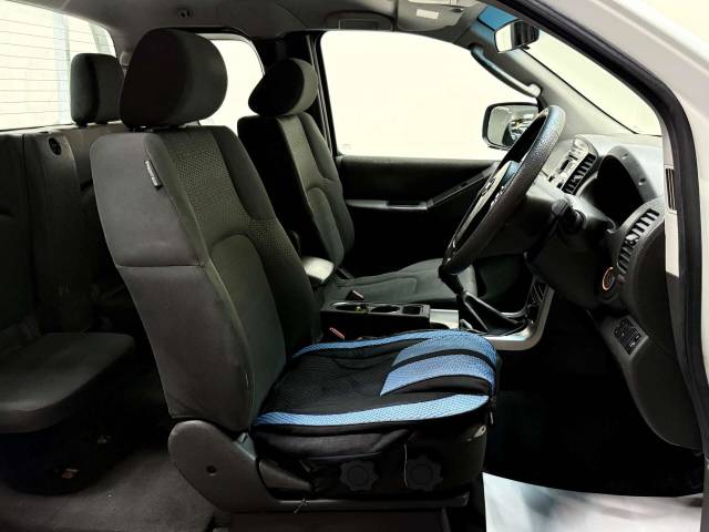 2012 Nissan Navara 2.5 dCi Acenta King Cab Pickup 4WD Euro 5 4dr