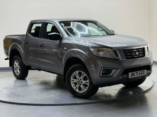 Nissan Navara 2.3 Navara Acenta dCi 4WD 5dr SUV Diesel Grey