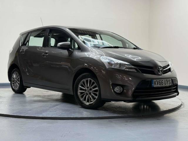 Toyota Verso 1.6 Verso Icon TSS Valvematic 5dr MPV Petrol Bronze
