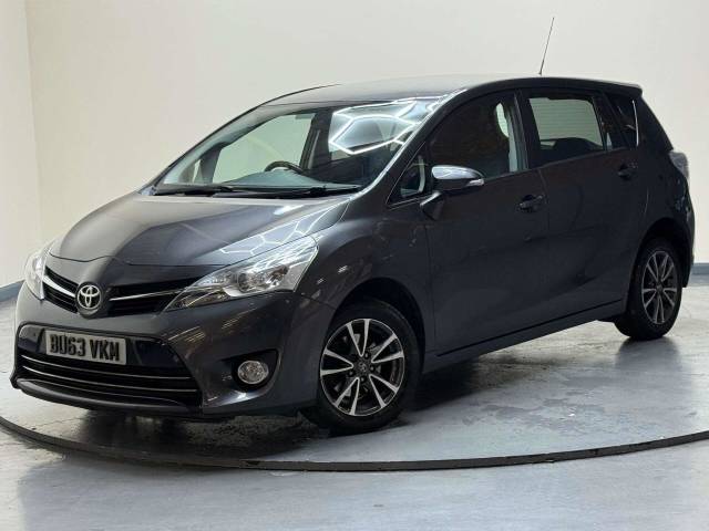 Toyota Verso 1.6 V-Matic Icon Euro 5 5dr Euro 5 MPV Petrol Grey