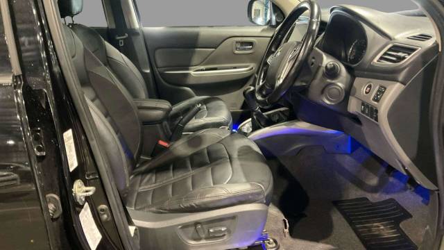 2019 Mitsubishi L200 2.4 L200 Barbarian Black DI-D 4WD