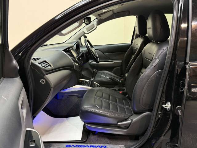 2019 Mitsubishi L200 2.4 L200 Barbarian Black DI-D 4WD