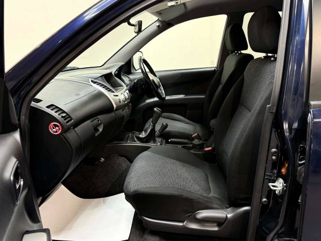 2015 Mitsubishi L200 2.5 DI-D Challenger 4WD Euro 5 4dr (LB)