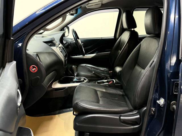 2016 Nissan NP300 NAVARA 2.3 NP300 Navara Tekna dCi Auto 4WD