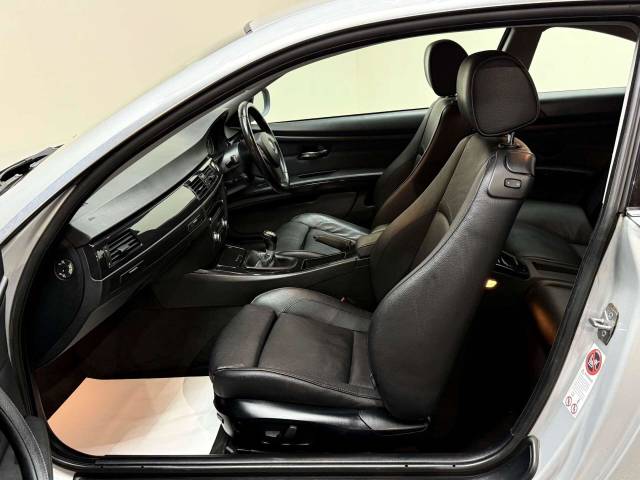 2011 BMW 3 Series 3.0 335i SE 2dr