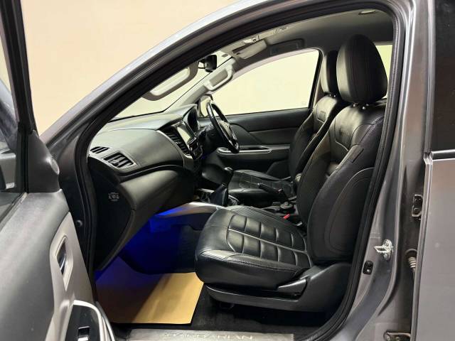 2019 Mitsubishi L200 2.4 L200 Barbarian DI-D 4WD