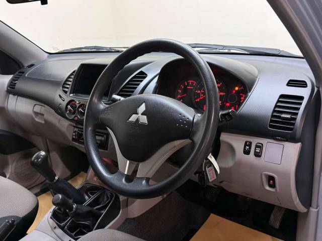 2015 Mitsubishi L200 2.5 L200 4Life Single Cab DI-D 4x4 4WD 3dr