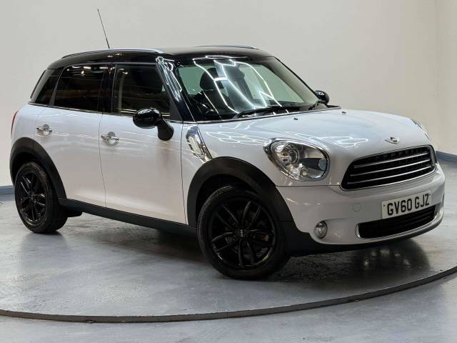 Mini Countryman 1.6 Countryman Cooper D 5dr SUV Diesel White