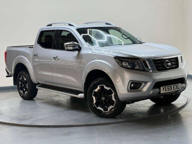 Nissan Navara 2.3 Navara Tekna dCi Auto 4WD 5dr SUV Diesel Silver