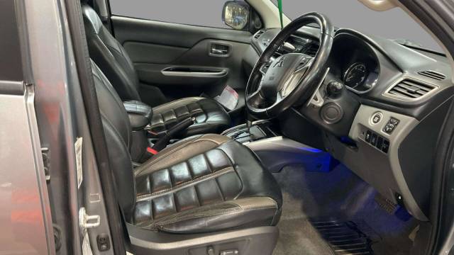 2017 Mitsubishi L200 2.4 L200 Barbarian DI-D Auto 4WD