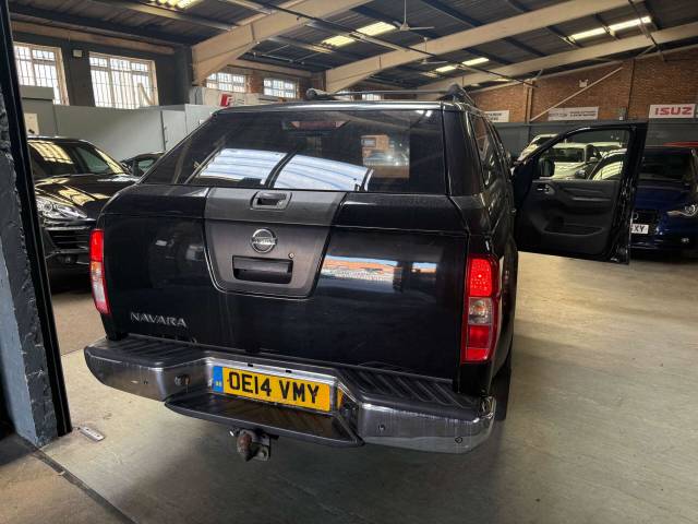 2014 Nissan Navara 2.5 Navara Tekna dCi Auto 4WD 5dr
