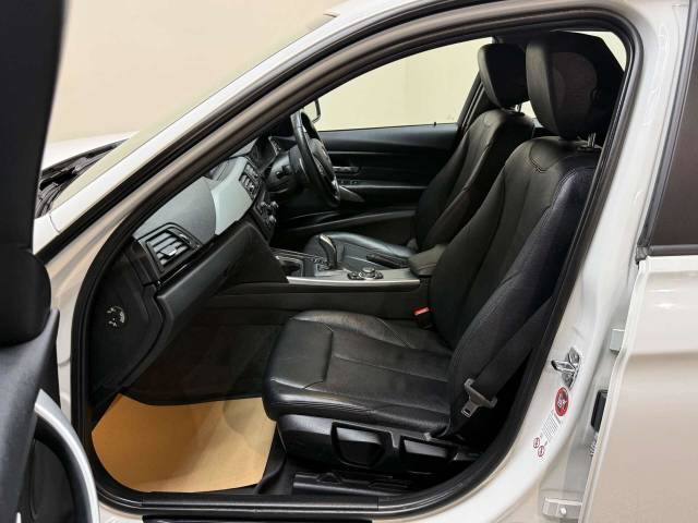 2012 BMW 3 Series 2.0 320d EfficientDynamics 4dr