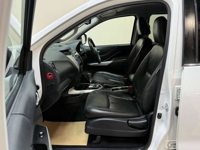 2018 Nissan Navara 2.3 Navara Tekna dCi Auto 4WD 5dr