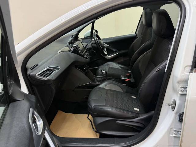 2019 Peugeot 2008 1.2 2008 Allure Premium 5dr