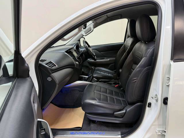 2017 Mitsubishi L200 2.4 L200 Barbarian DI-D 4WD