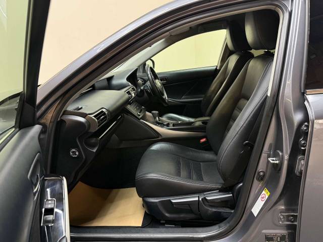 2015 Lexus IS 2.5 IS 300h Executive Edition CVT 4dr