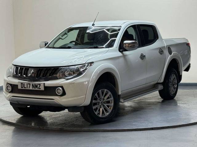 2017 Mitsubishi L200 2.4 L200 Barbarian DI-D 4WD