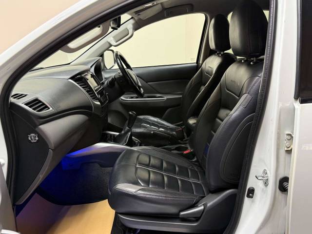 2017 Mitsubishi L200 2.4 L200 Barbarian DI-D 4WD