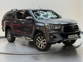 TOYOTA HILUX at SELECT CARS & COMMERCIALS Luton