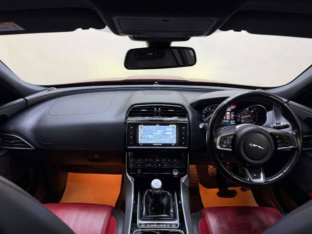 2015 Jaguar XE 2.0 XE R-Sport D 4dr